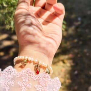 Quill freshwater pearl bracelet