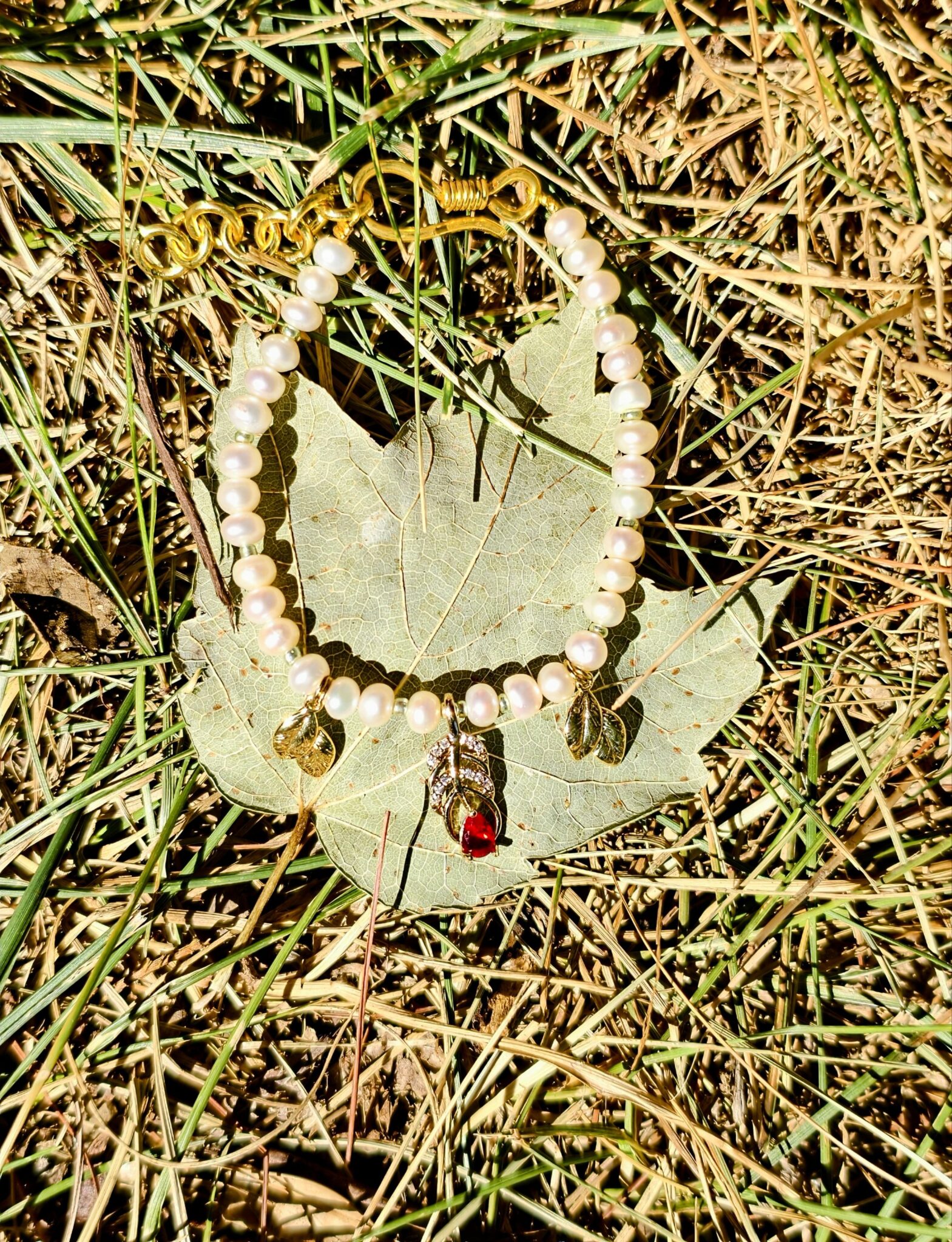 Quill freshwater pearl bracelet - Image 2